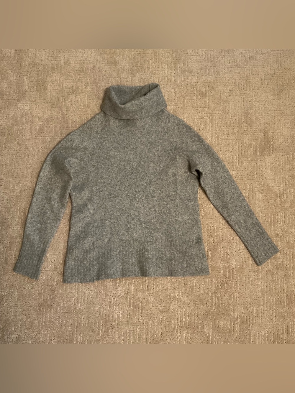 Aritzia Community Gray Wool Yak Blend Turtleneck Sweater Oversized S EUC Classic